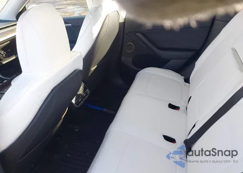 2021 Tesla Model Y Long Range Dual Motor All-Wheel Drive z USA, uszkodzony, nr VIN 5YJYGDEE5MF118949